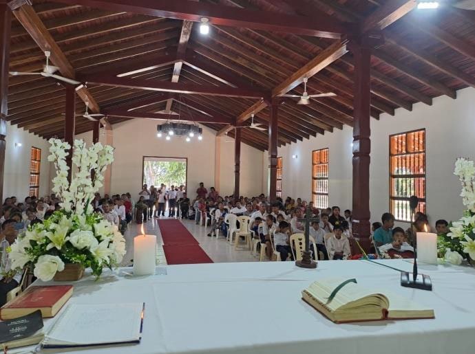 Capilla en comunidad rural de Bolivia