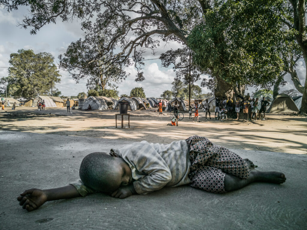 Desplazados por ataques yihadistas en Mozambique