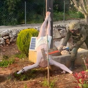 Profanación de una cruz en el Líbano